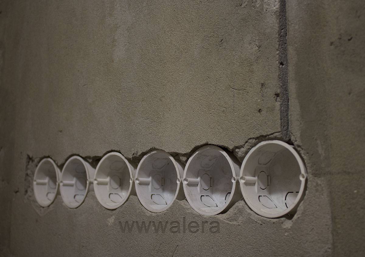 Методы установки розетки в бетонную стену