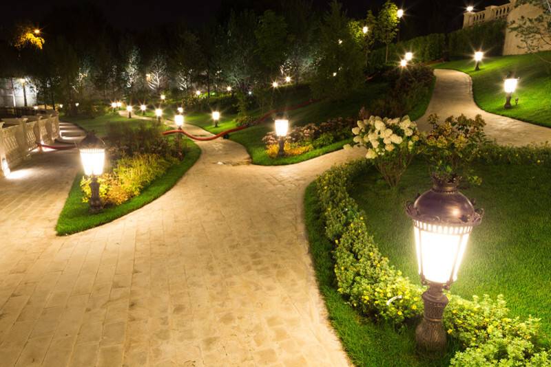 Подсветка садовых дорожек своими руками: фото, видео | housedb.ru