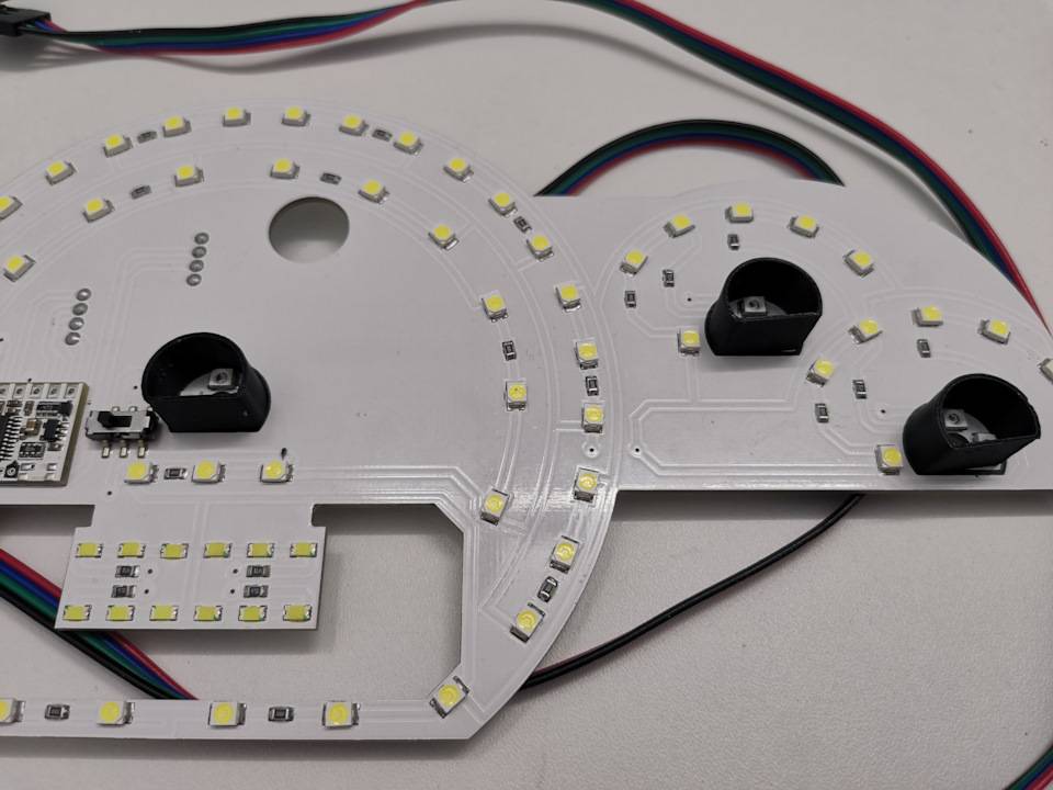 Подсветка приборной панели светодиодами: замена и регулировка ламп на щитке