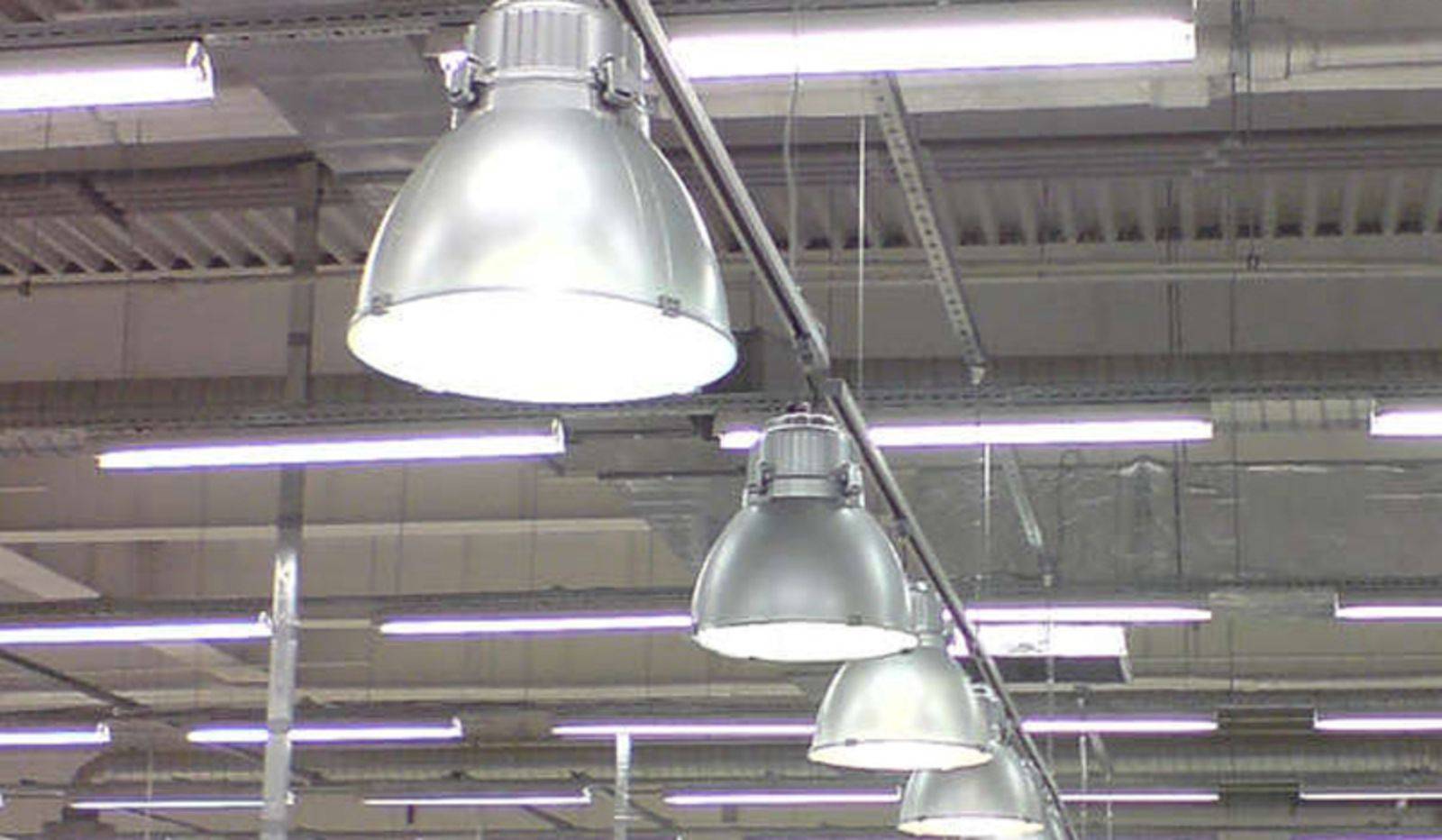 Характеристика и виды промышленного освещения — правила выбора светильников для производства