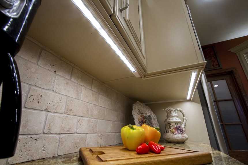 Подсветка рабочей зоны на кухне (освещение столешницы)
