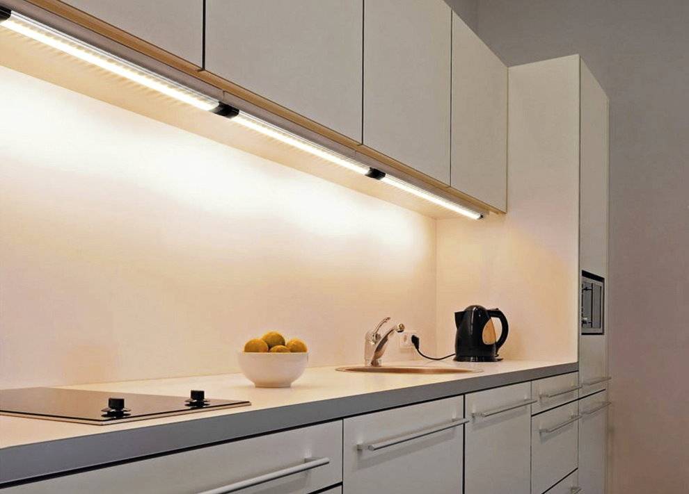 Подсветка под шкафы на кухне своими руками :: syl.ru