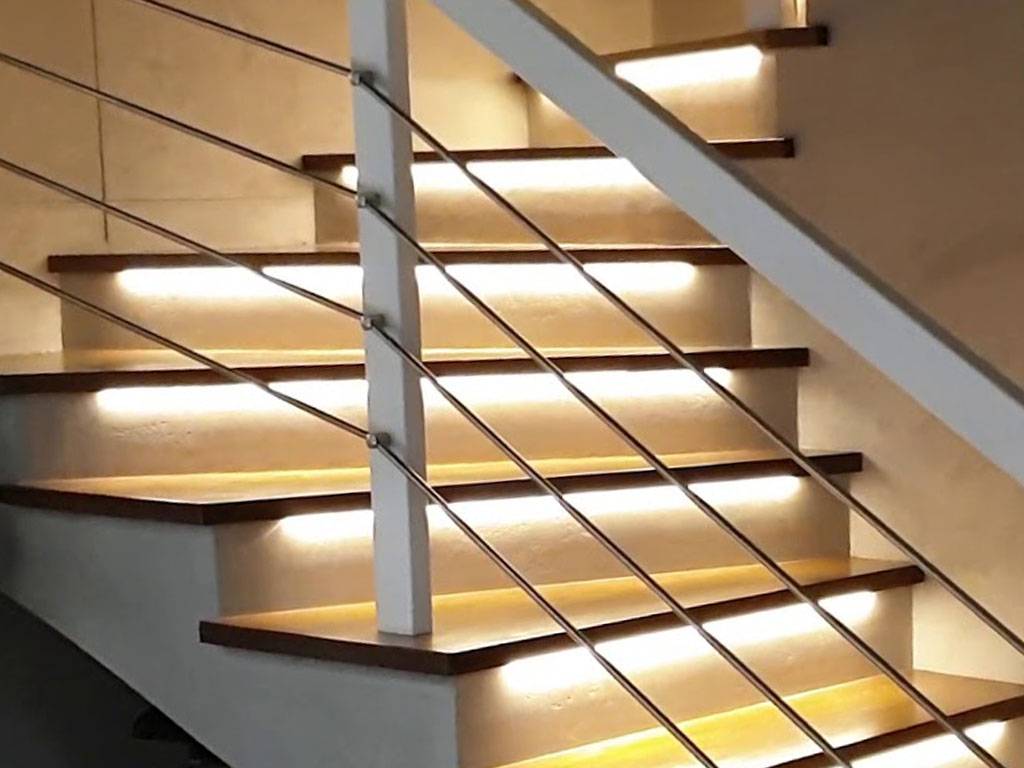 Правильное освещение лестницы | illumon.ru