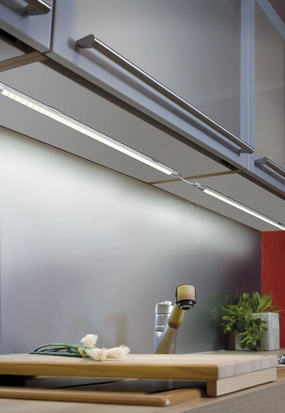 Применяем светодиодные встраиваемые мебельные светильники