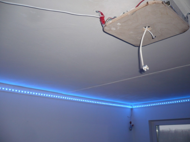 Светодиодная лента в натяжном потолке: по периметру и внутри, как сделать своими руками