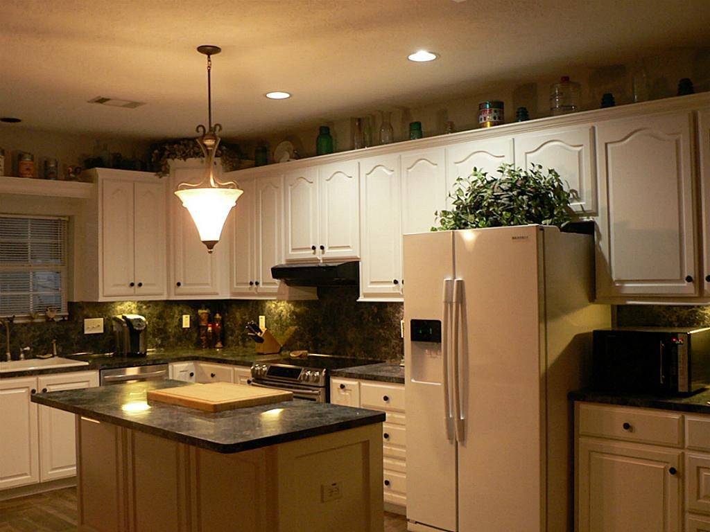 Освещение на кухне: правила и требования, выбор светильников, ламп, подсветка + дизайнерские идеи