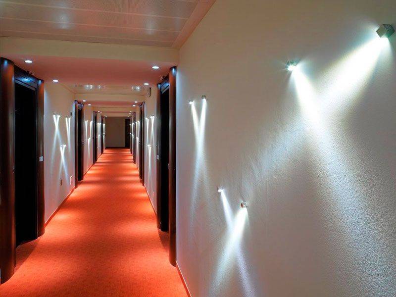 Освещение комнаты без люстры: примеры для спальни и гостиной (150+ фото)