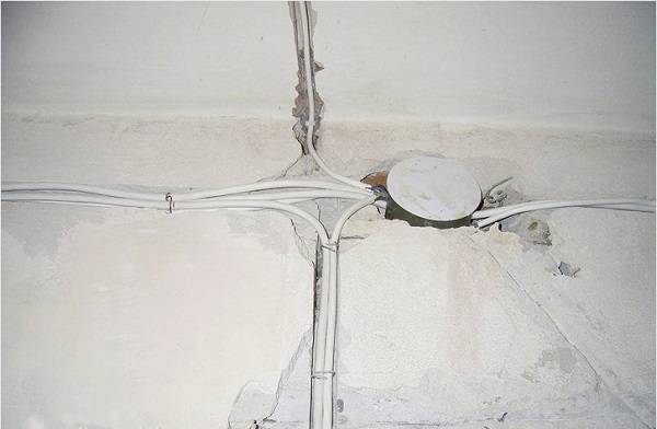 Как найти скрытую проводку в стене квартиры
