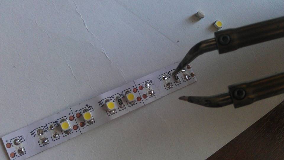 Как паять светодиодную ленту: способы пайки частей диодной ленты между собой с проводами и без, как спаять ленту в силиконе, нужен ли специальный паяльник