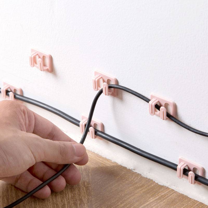 Крепление кабеля (провода) к стене, к потолку, в штробе