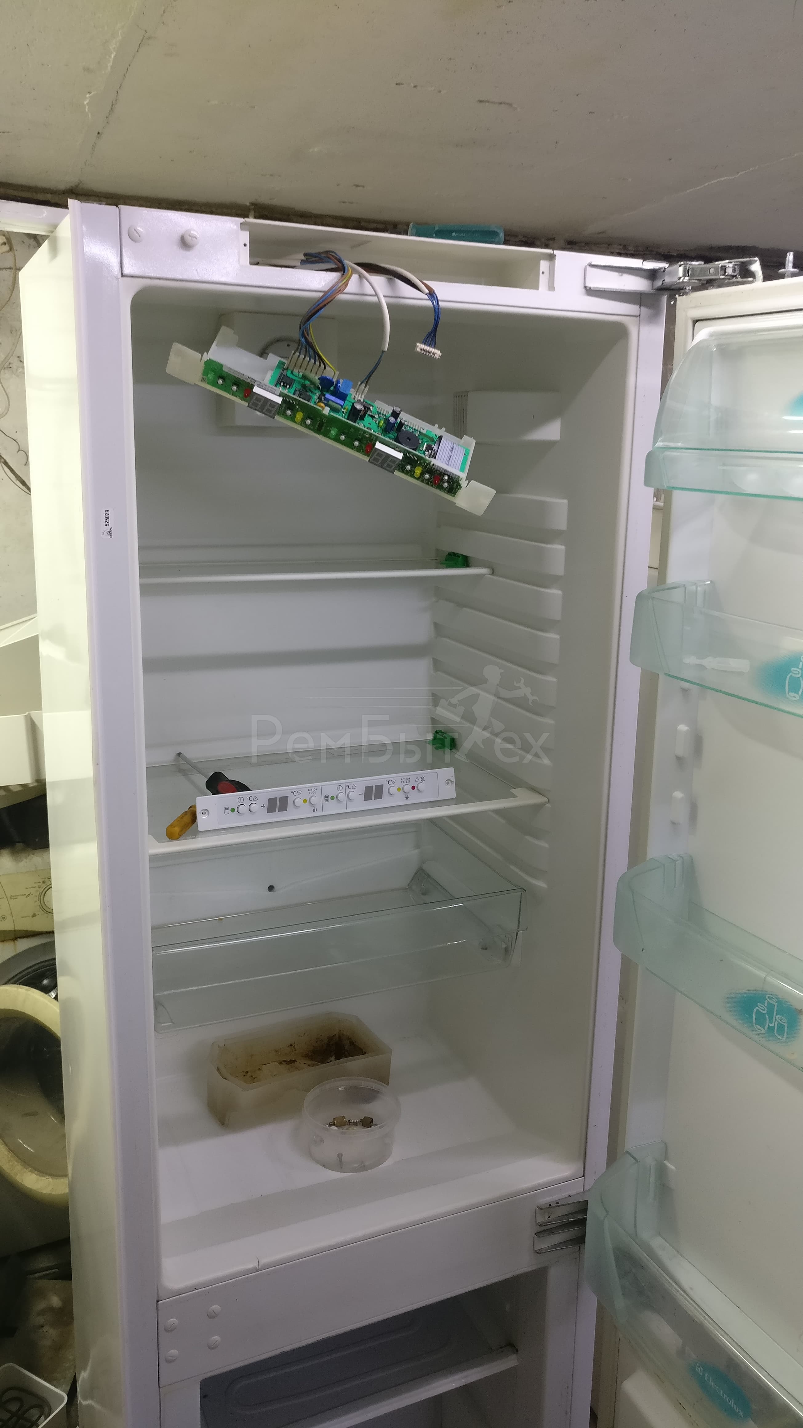 Морозилка в холодильнике не морозит – в чем причина?