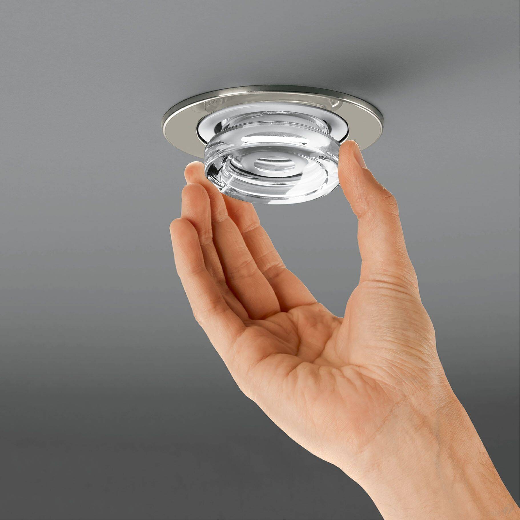 Какие светильники лучше для натяжного потолка: виды лампочек и советы по выбору