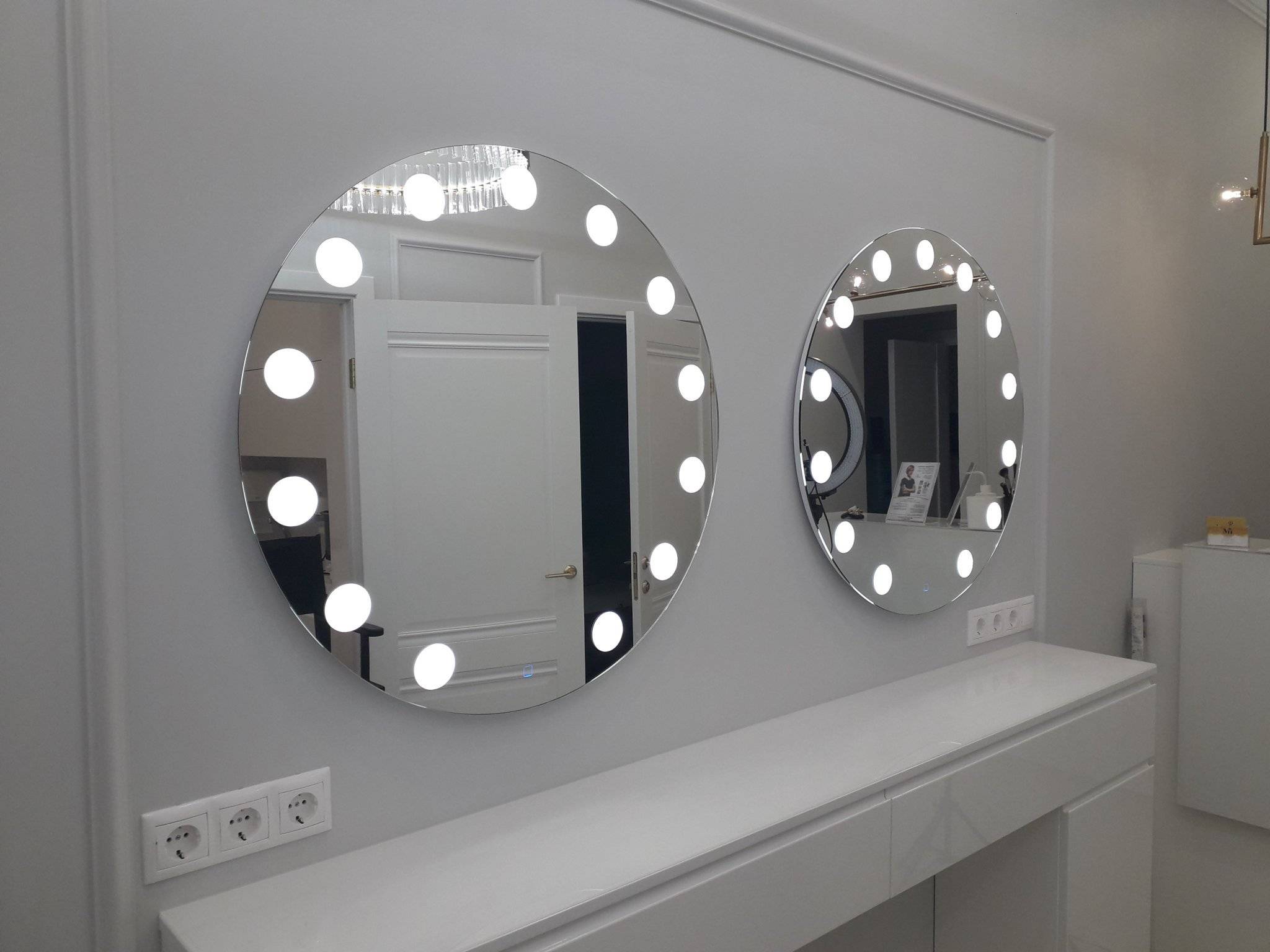 Делаем зеркало для макияжа с подсветкой: пошаговая инструкция