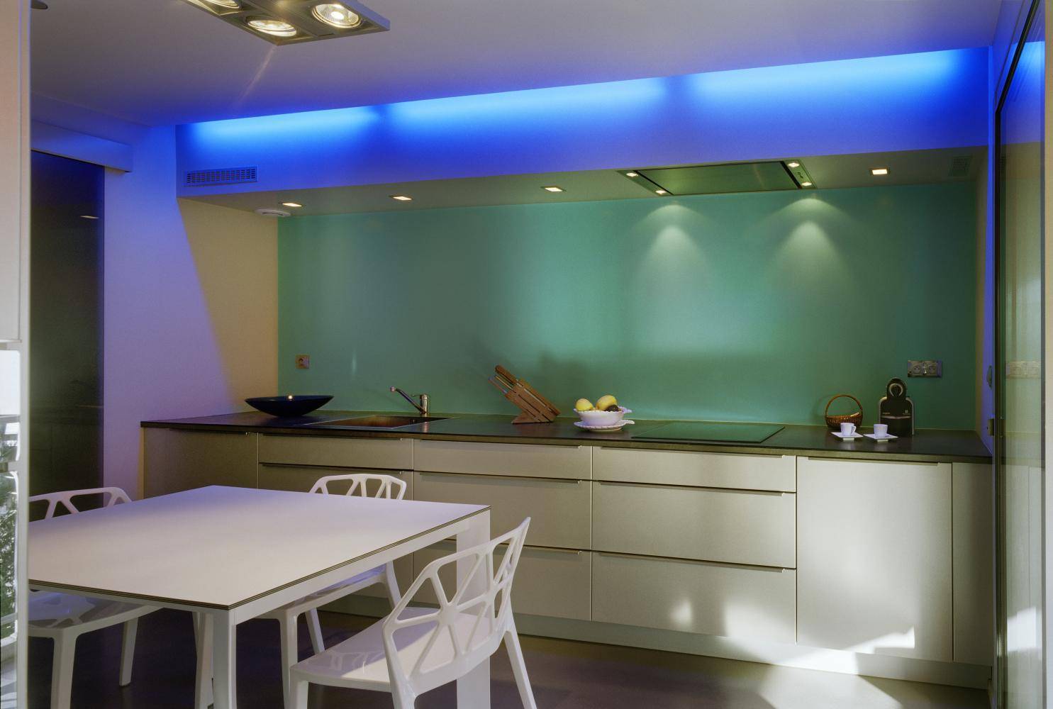 Освещение на кухне: правильная организация подсветки рабочей зоны и варианты освещения (125 фото)