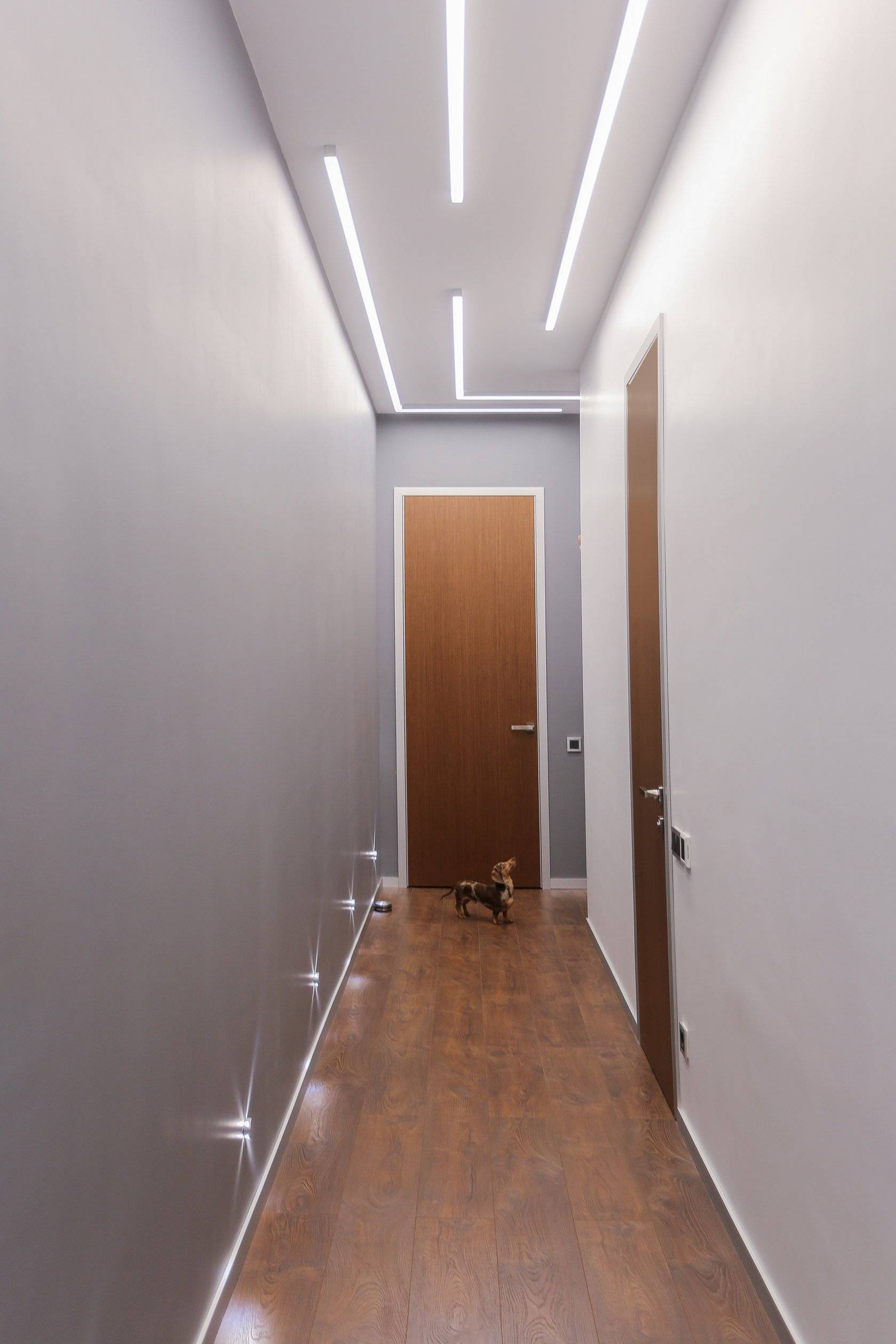Освещение в коридоре: виды, требования, дизайн и правила организации