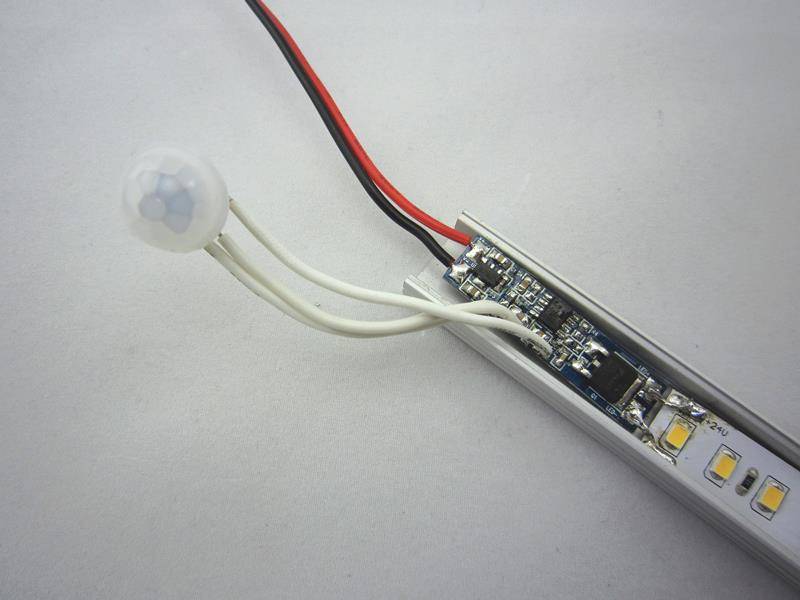 Бесконтактные и сенсорные выключатели для светодиодной ленты — правила и ошибки подключения.